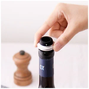 Набор для хранения вина Circle Joy Vacuum Pump With 4 Stoppers Gift Set (CJ-JS05)