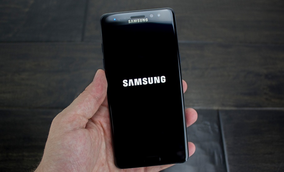 Samsung Galaxy C10 получит двойную камеру раньше Note 8 Samsung Galaxy C10 получит двойную камеру раньше Note 8