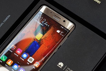 Huawei Mate 10 перейдёт в лигу безрамочных устройств Huawei Mate 10 перейдёт в лигу безрамочных устройств
